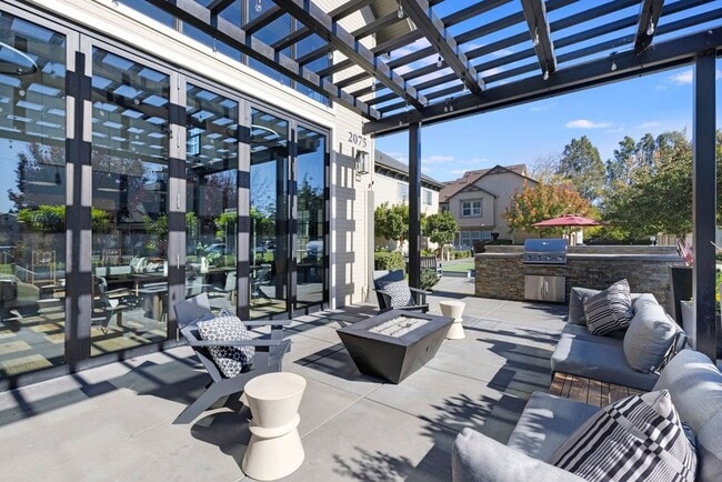 Foto del edificio - Saratoga Downs at Sheveland Ranch