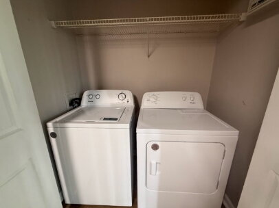 Foto del edificio - 2 Bedroom x 2.5 Bathroom NEWLY RENOVATED Apartment