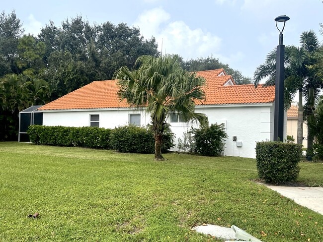 Foto del edificio - 1713 Carriage Brooke Dr