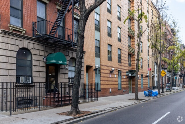 Building Photo - 465 W 46th St