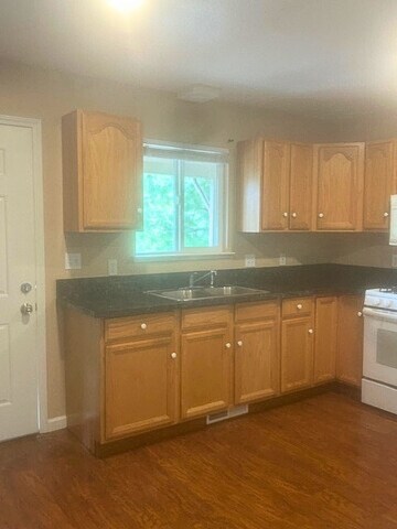 Foto del edificio - 21295 Canyon Way