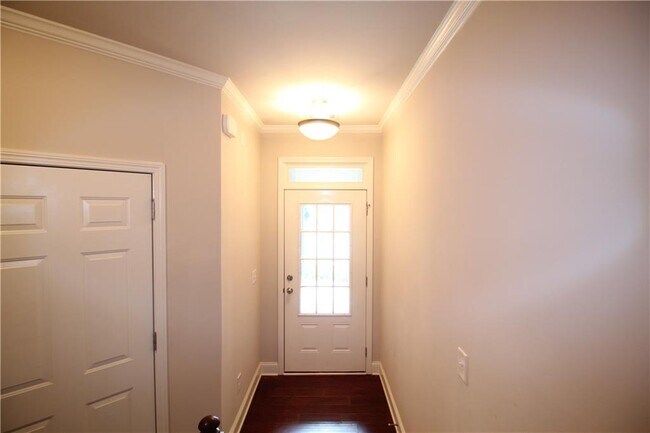 Building Photo - 419 Braemore Mill Dr