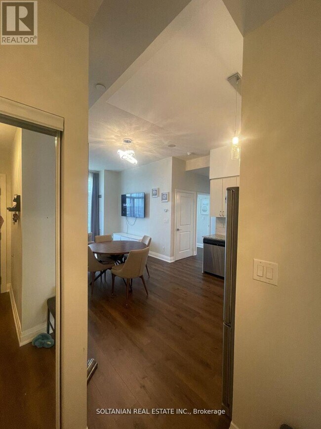 Photo du bâtiment - 3600 Hwy 7 W