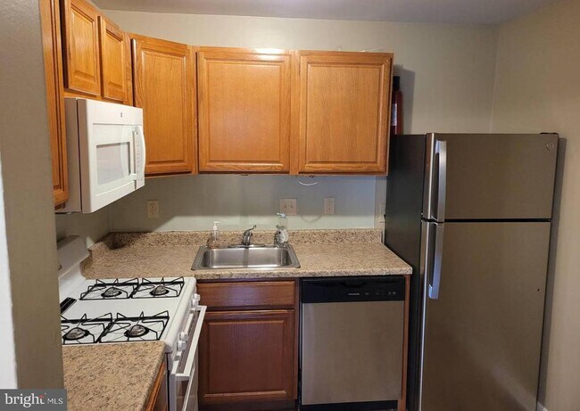 Foto del edificio - 1605 Meadowview Ln