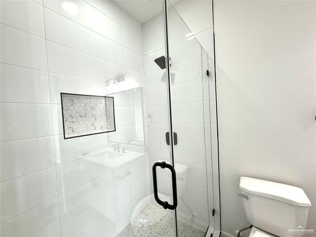 Foto del edificio - 5401 N Crown Point