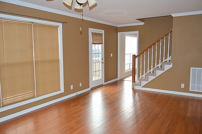 Foto del edificio - Three Bedroom with Bonus Room in Arbour Green South!