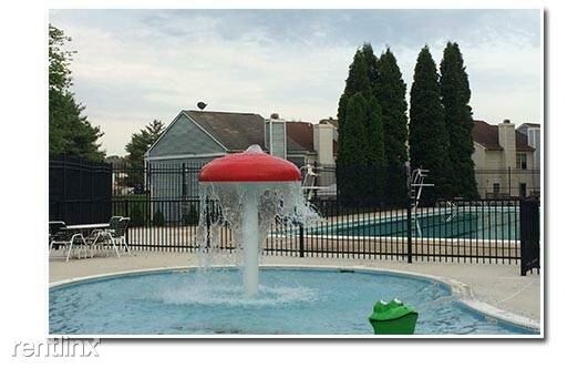 Building Photo - 3 br, 2 bath Condo - 2607 Camelback Lane