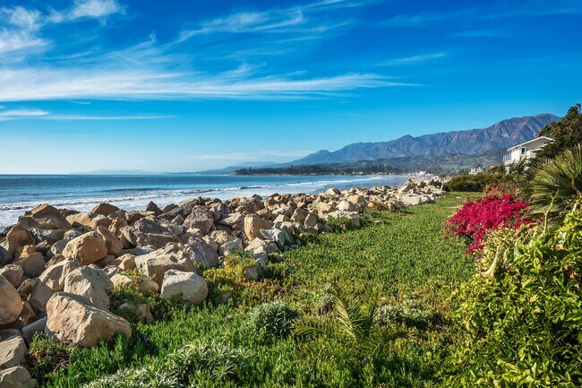 Foto del edificio - 875 Sand Point Rd