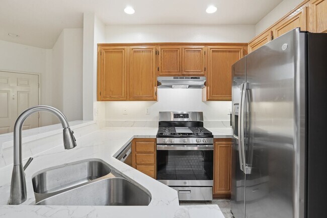 Foto del edificio - 3 Bd, 2/5 Ba Scripps Ranch Home with Attached Garage and A/C