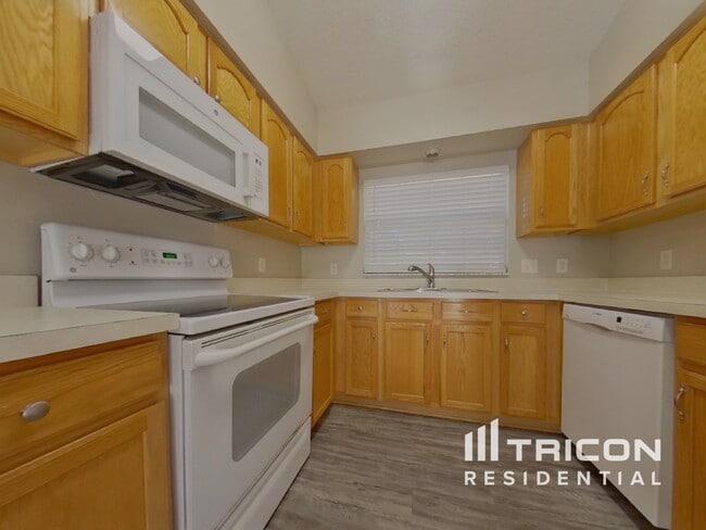 Building Photo - 4680 Treasure Cay Rd