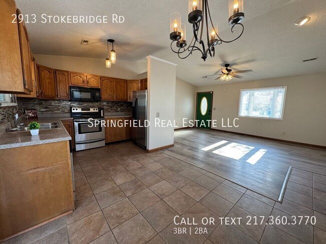 Building Photo - Beautiful 3 Bed, 2 Bath Home with Large 3-...