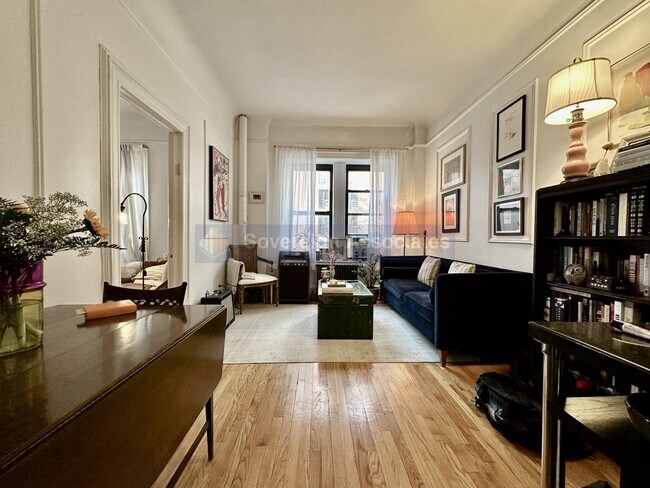 Building Photo - 52 Irving Place