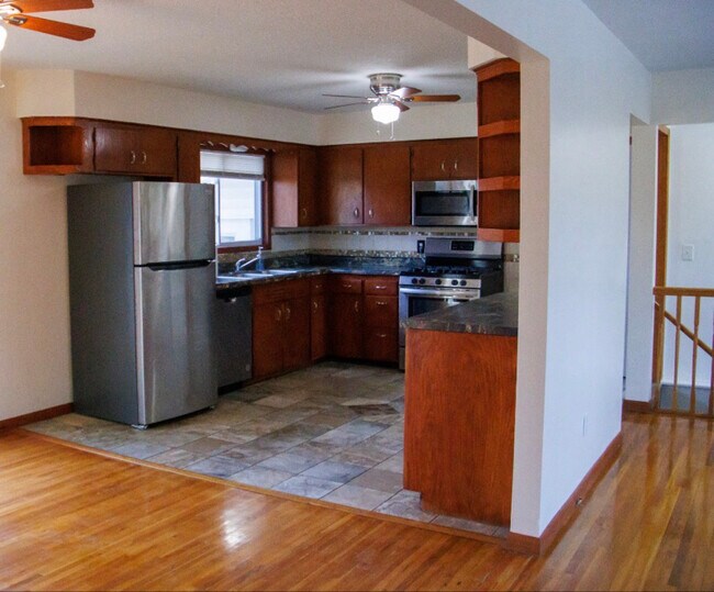 Foto del edificio - 1932 Carnelian Ln