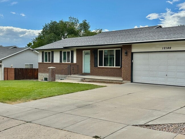 Foto del edificio - Great 5 Bed 3 Bath Remodeled Home