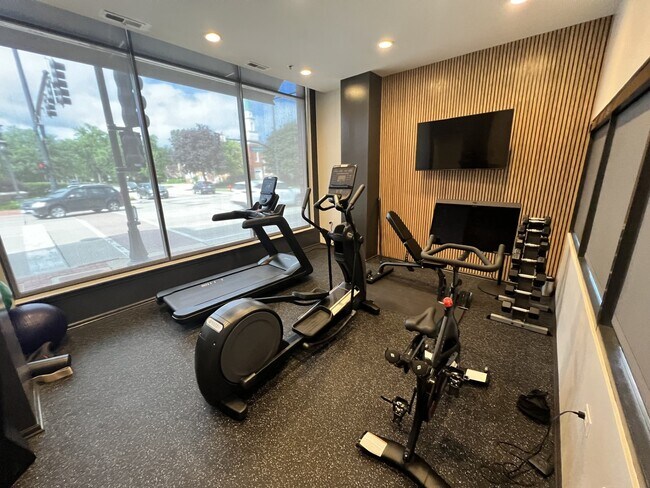 Foto del edificio - 625 Deerfield Rd
