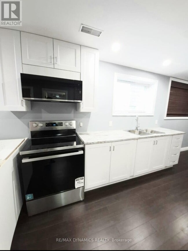 Building Photo - 12 Vanier Dr