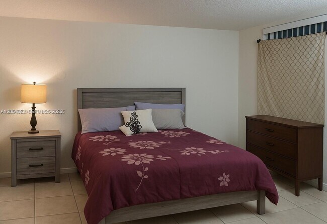 Foto del edificio - 16450 NW 2nd Ave