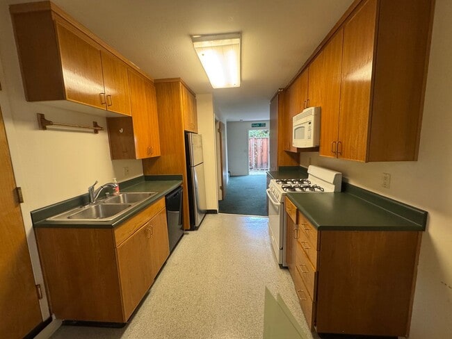 Photo - 2436 Ellsworth St, Apt B