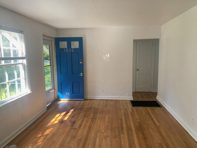 Foto del edificio - 2BR/1BA House on the Lafayette River! Clos...