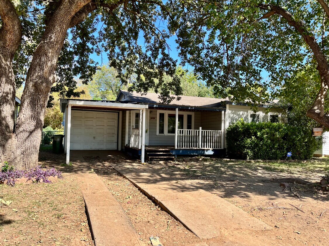 Foto principal - 212 Elm St