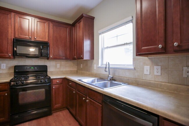 Building Photo - 1731 Ridenour Pkwy NW