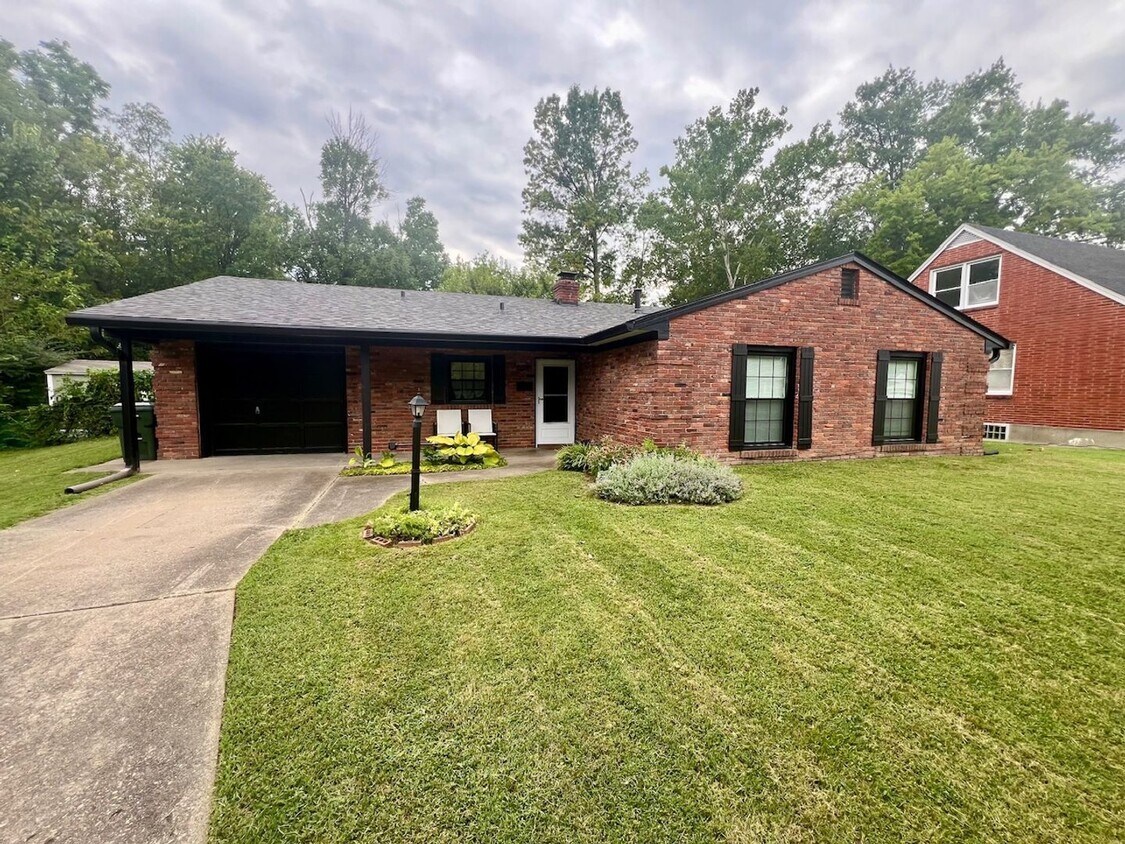 Primary Photo - 6710 Green Meadow Ct