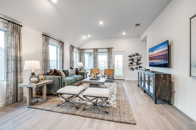 Foto del edificio - 6618 Ebony Grn Ln