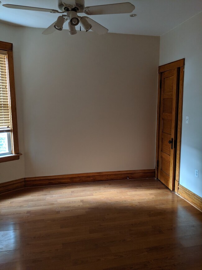 Foto del edificio - 2731 N Kedzie Ave