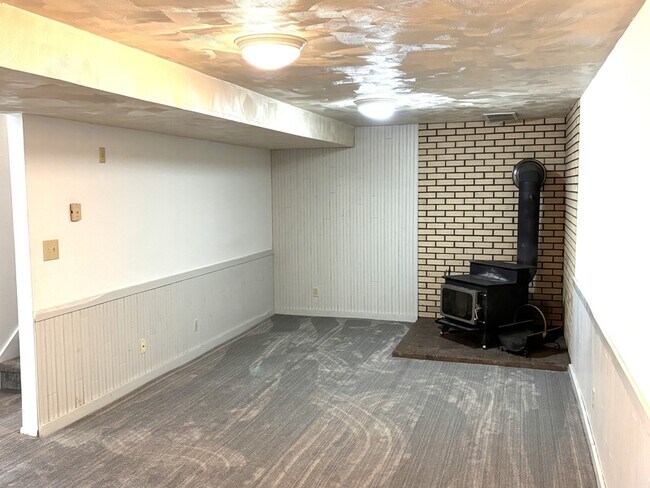 Building Photo - 4191 S Bluejay St