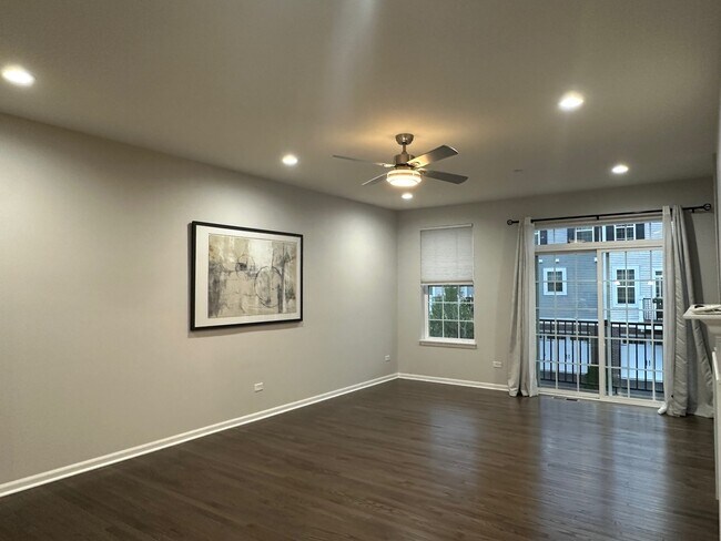 Building Photo - 810 Paisley Ct