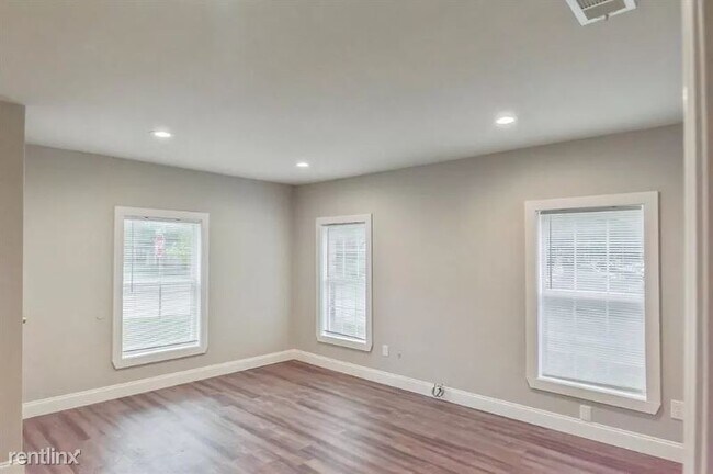 Building Photo - 2 br, 1 bath House - 4351 Valentine Street
