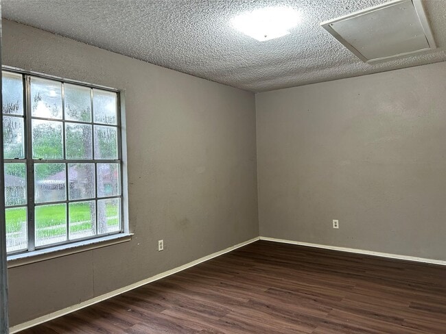 Building Photo - 23122 Dew Wood Ln