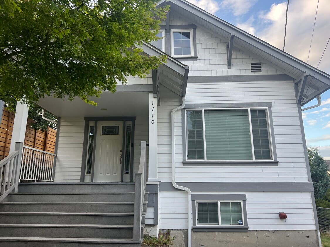 Foto principal - 1710 S Waite St