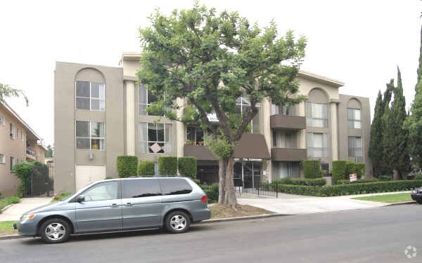 Primary Photo - 1833 Westholme Ave