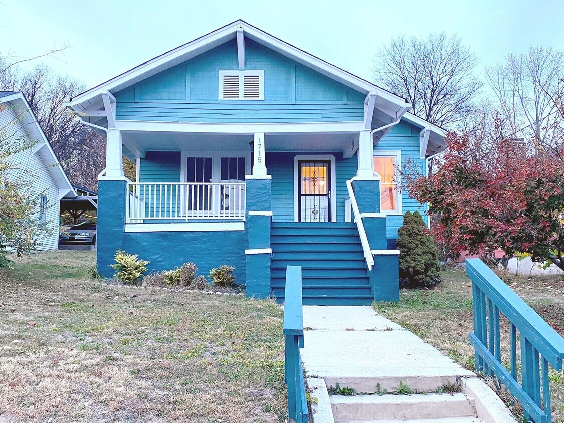 Primary Photo - BEAUTIFUL 3 BEDROOM COTTAGE LOCATED IN THE...