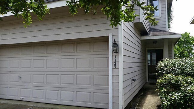 Foto del edificio - 3123 Atherton Canyon Ln