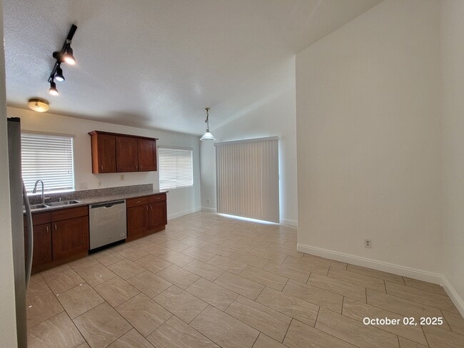 Building Photo - 1201 Olvera Way