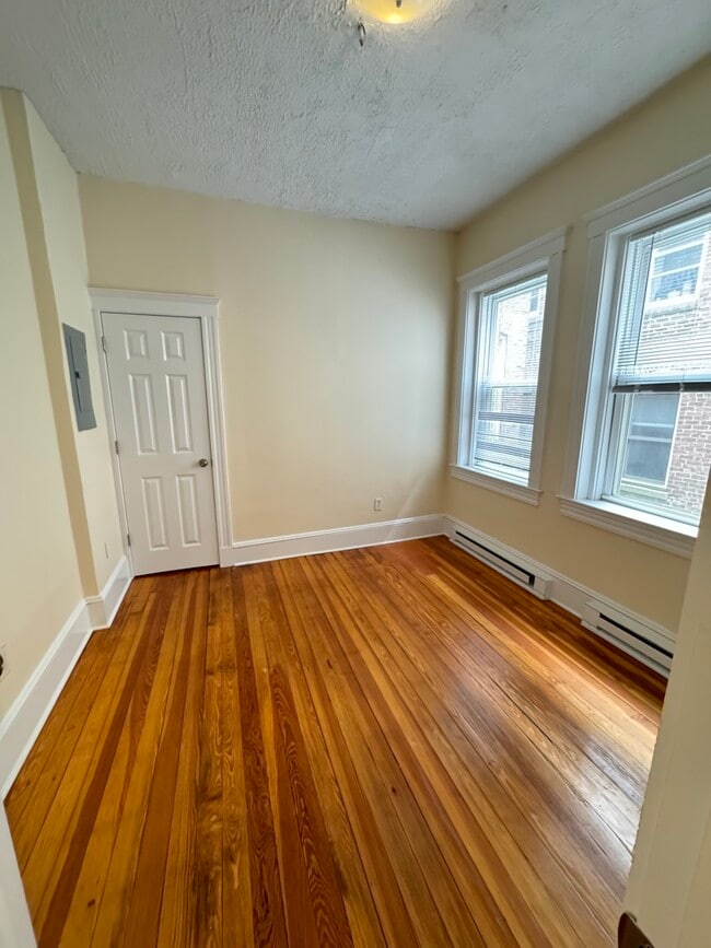 Building Photo - 883 Huntington Ave