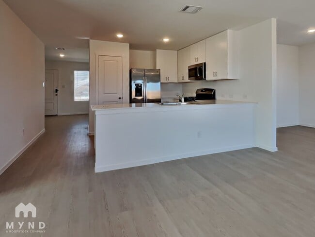 Building Photo - 302 Gadwall Ave