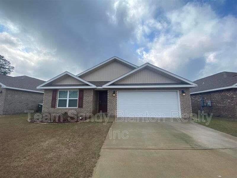 7463 Oak Lake Blvd, Bellview, FL 32526 House for Rent in Bellview, FL