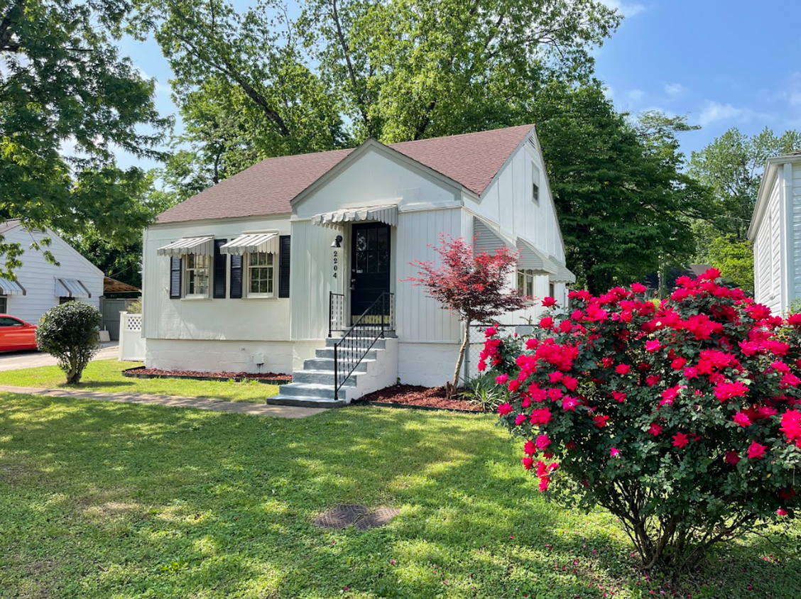 Primary Photo - Move in ready 3 Bedroom 2 Bath home! Great...