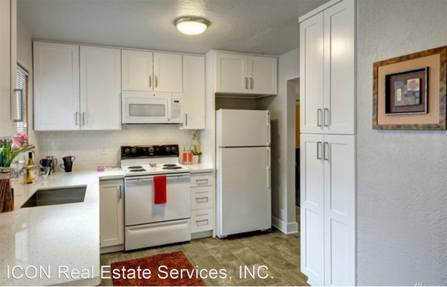 Foto del edificio - 711 NE 43rd St