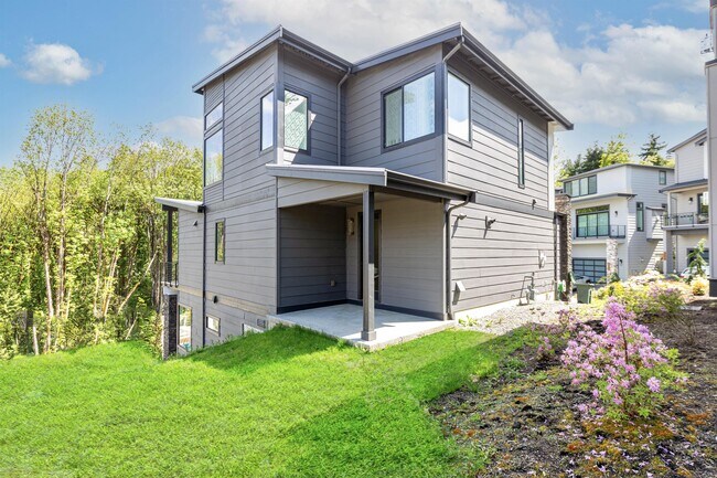 Building Photo - 3781 163rd Ave SE