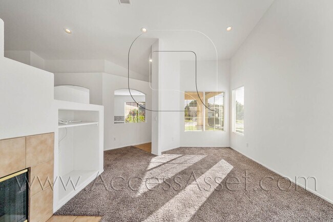 Foto del edificio - Spacious Single Story 3 Bed/2 Bath Home In...