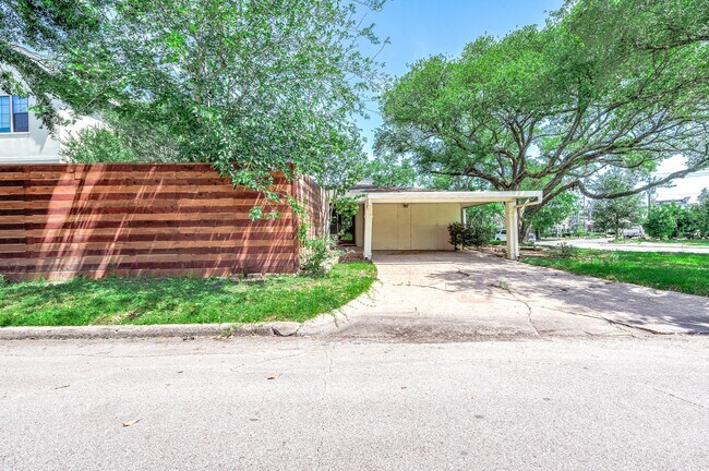 Foto del edificio - 6825 Bellgreen Dr