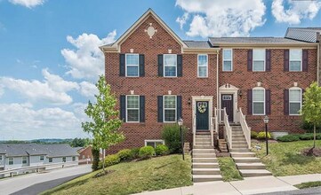 Building Photo - 710 Carver Dr