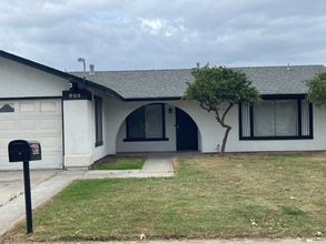 Building Photo - 805 Cadillac Dr