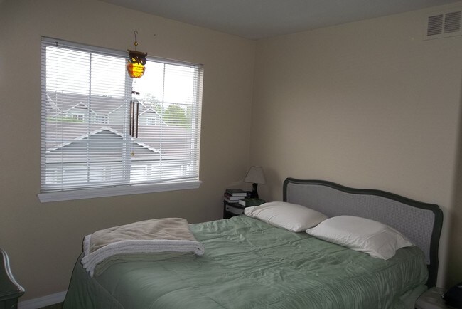 Building Photo - 5550 Corbett Dr