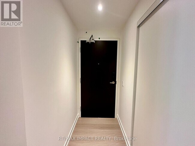 Photo du bâtiment - 448 Burnhamthorpe Rd W