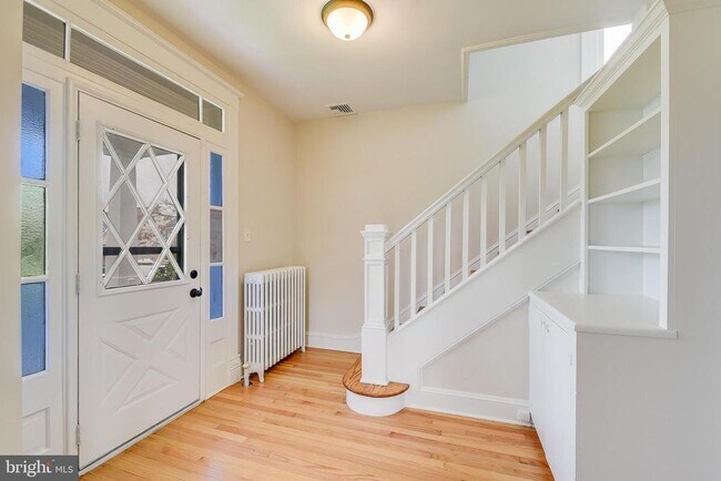 Foto del edificio - 512 N Farm Crossing Rd